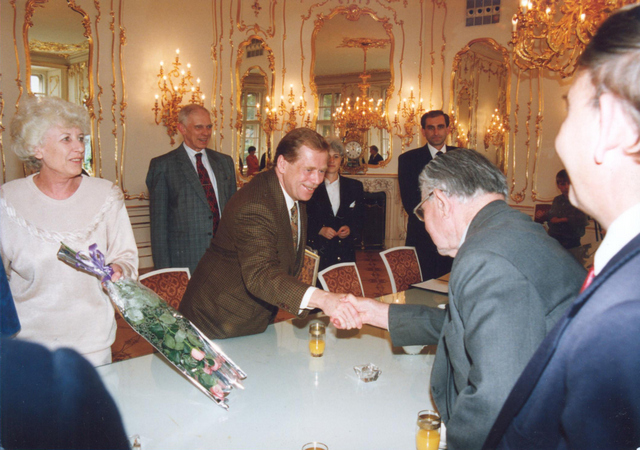 Setk�n� Jaroslava Foglara s V�clavem Havlem 25. 5. 1994